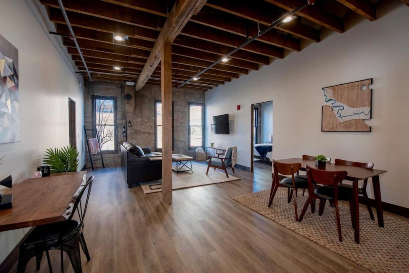 Executive With King Bed And Fast Wi-fi Apartment Spokane